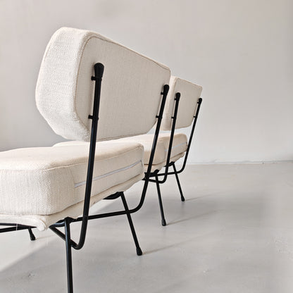 Paire de fauteuils en tissu blanc lait modèle "Elettra" Studio BBPR pour Arflex, années 50