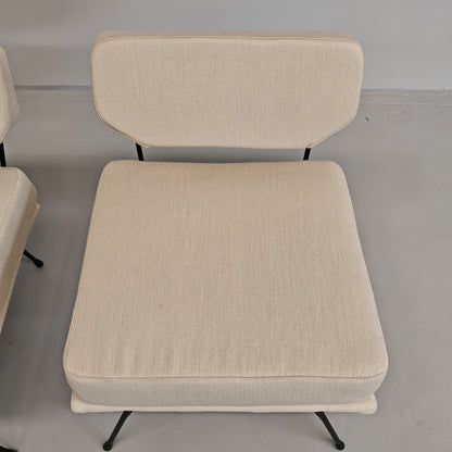 Paire de fauteuils en tissu blanc lait modèle "Elettra" Studio BBPR pour Arflex, années 50