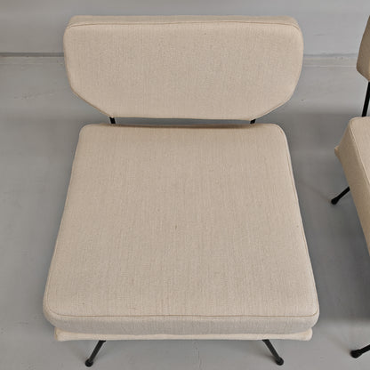 Paire de fauteuils en tissu blanc lait modèle "Elettra" Studio BBPR pour Arflex, années 50