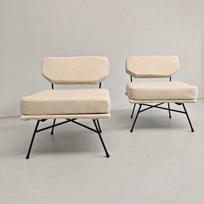 Paire de fauteuils en tissu blanc lait modèle "Elettra" Studio BBPR pour Arflex, années 50