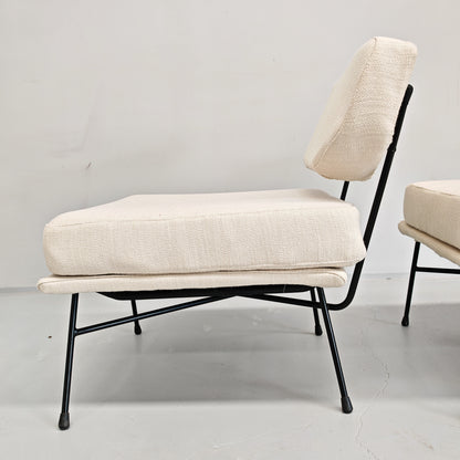 Paire de fauteuils en tissu blanc lait modèle "Elettra" Studio BBPR pour Arflex, années 50