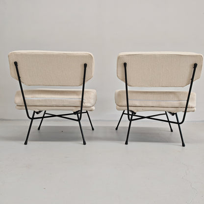 Paire de fauteuils en tissu blanc lait modèle "Elettra" Studio BBPR pour Arflex, années 50