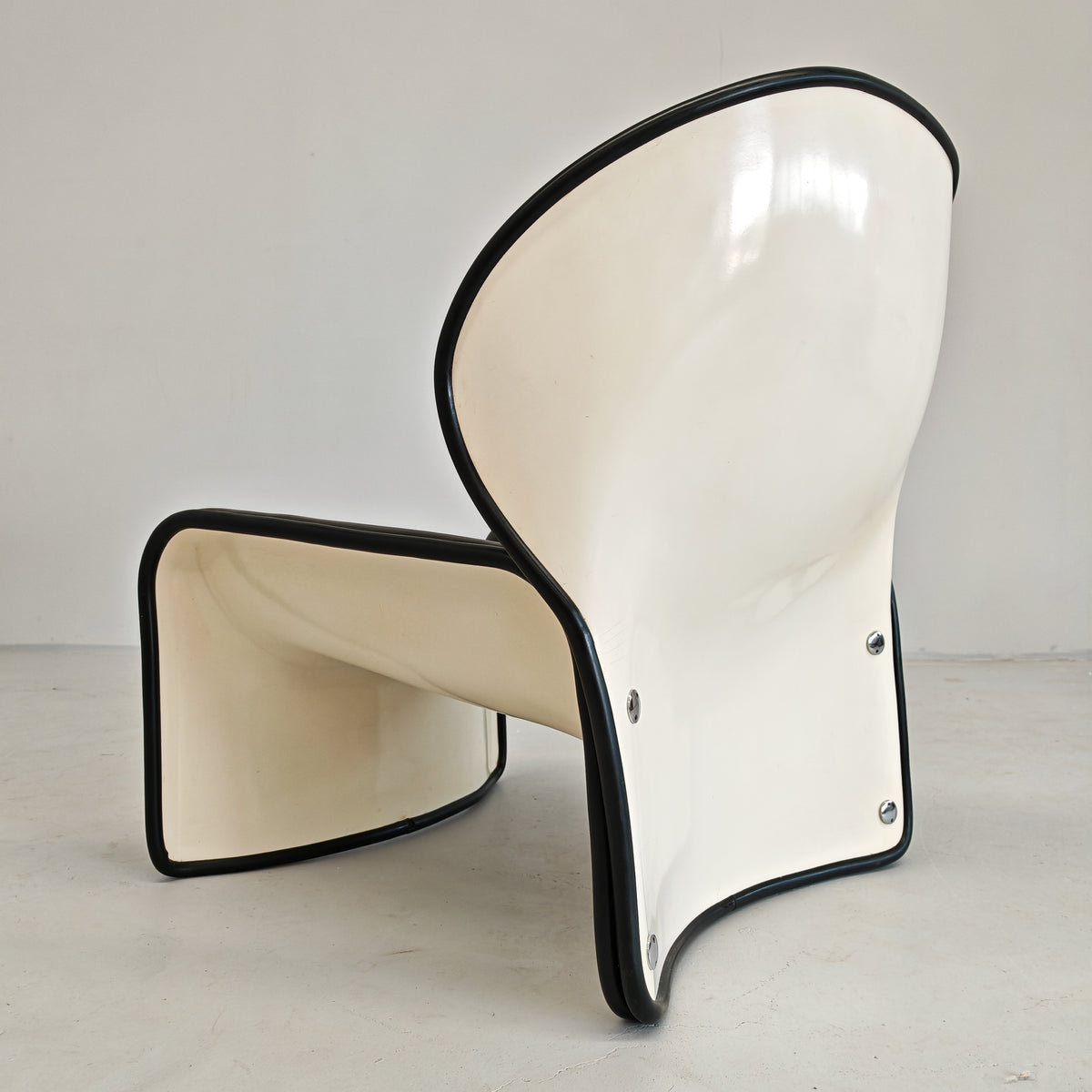 Fauteuil Space Age en cuir mod. Lotus, André Vandenbeuk pour Strässle, années 60