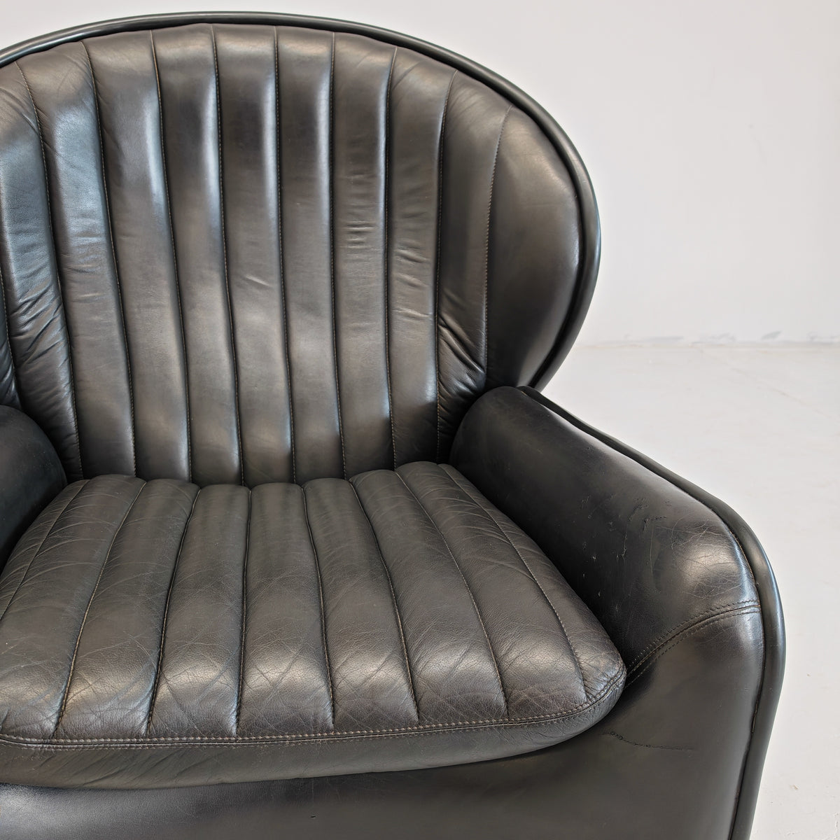 Fauteuil Space Age en cuir mod. Lotus, André Vandenbeuk pour Strässle, années 60