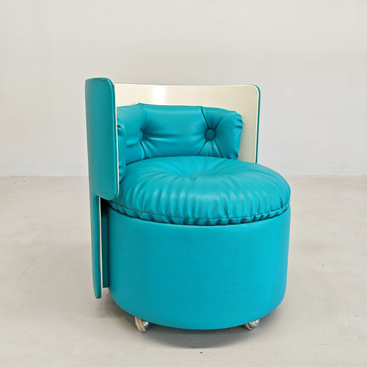 Poltroncina azzurra Dilly Dally L. Massoni per Poltrona Frau anni 70