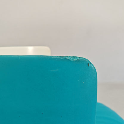 Petit fauteuil bleu Dilly Dally de L. Massoni pour Poltrona Frau, années 70