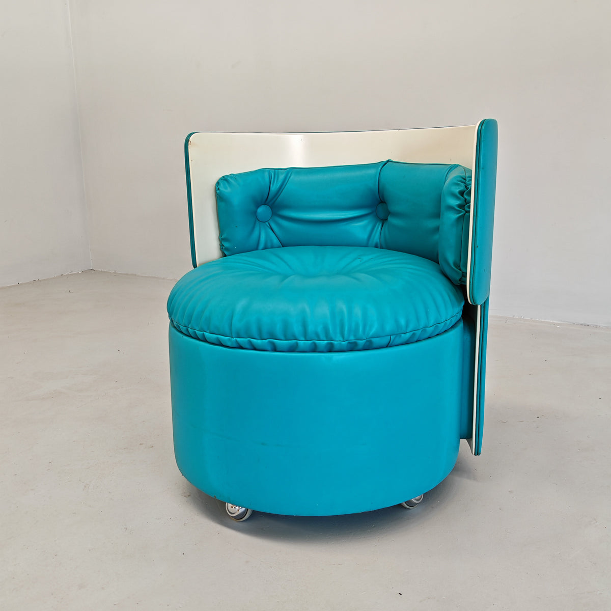Petit fauteuil bleu Dilly Dally de L. Massoni pour Poltrona Frau, années 70