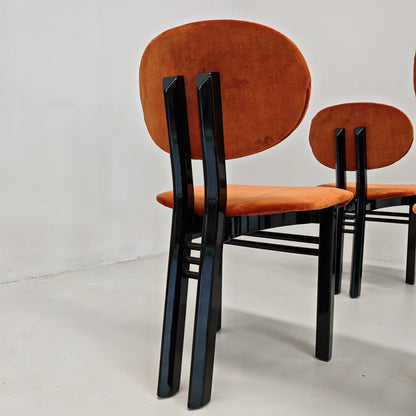 Ensemble de 8 chaises en velours mod. "MED" G. Stoppino et L. Acerbis pour Acerbis, années 1980