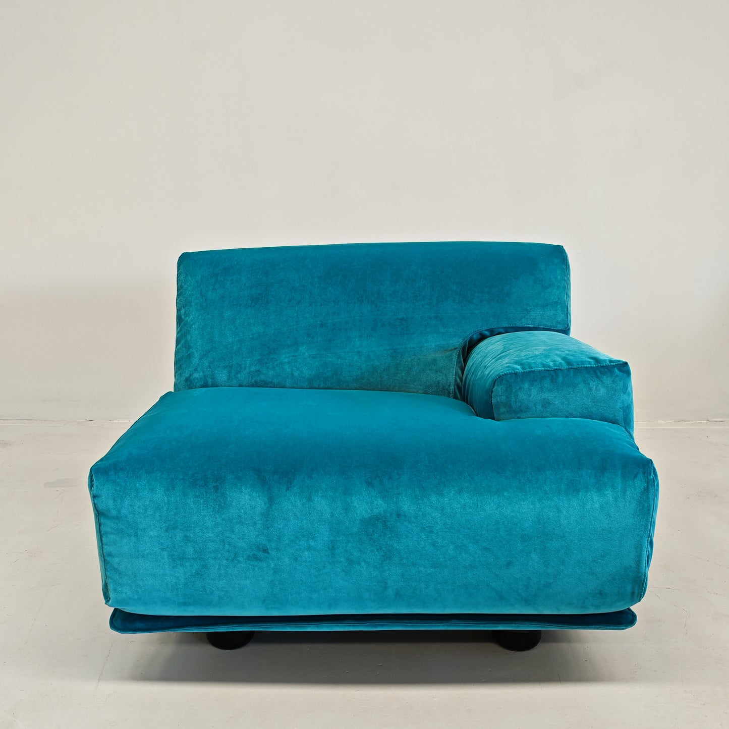 Divano modulare (8) velluto azzurro mod. Fiandra Vico Magistretti per Cassina anni 70/80
