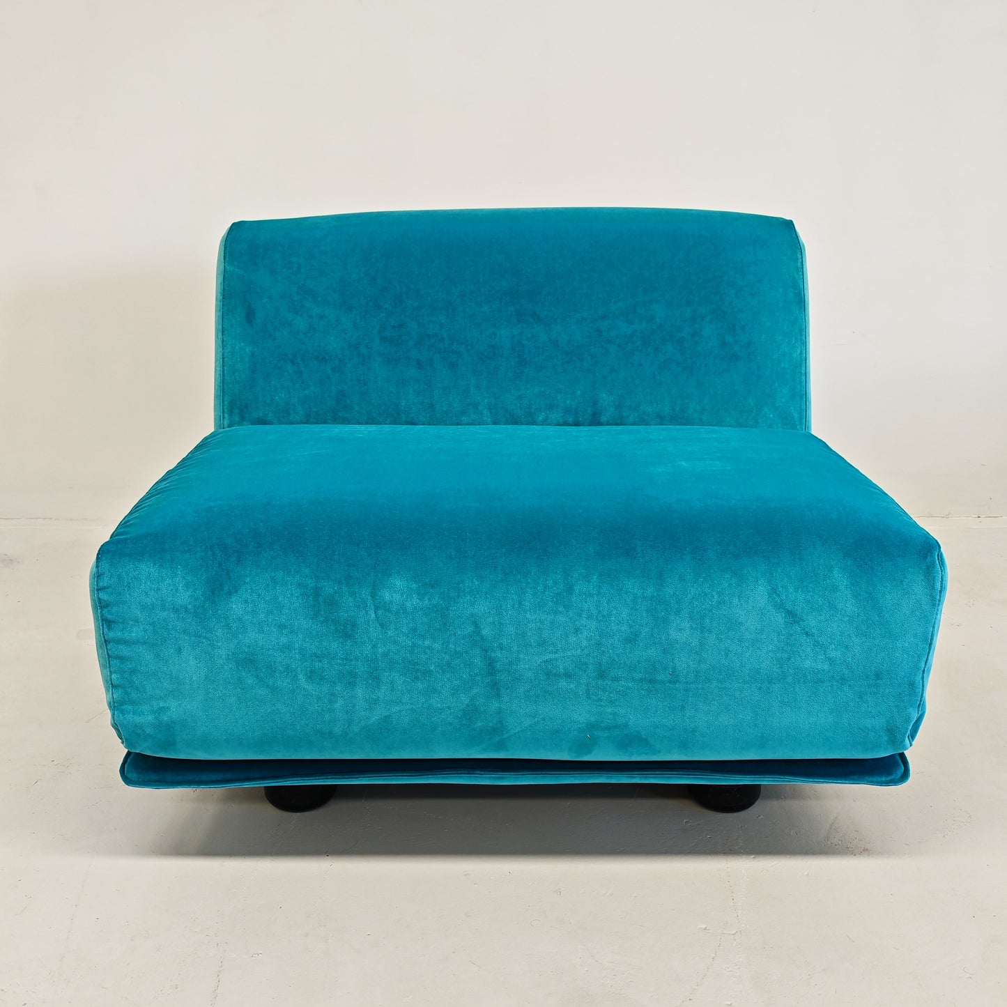 Divano modulare (8) velluto azzurro mod. Fiandra Vico Magistretti per Cassina anni 70/80
