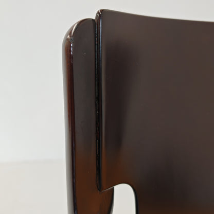Ensemble de 4 chaises Modèle 122 Vico Magistretti pour Cassina, années 70