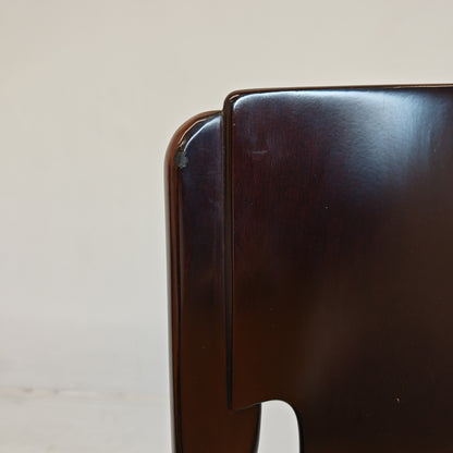 Ensemble de 4 chaises Modèle 122 Vico Magistretti pour Cassina, années 70