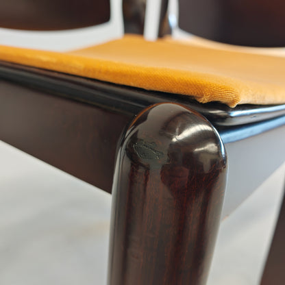 Ensemble de 4 chaises Modèle 122 Vico Magistretti pour Cassina, années 70