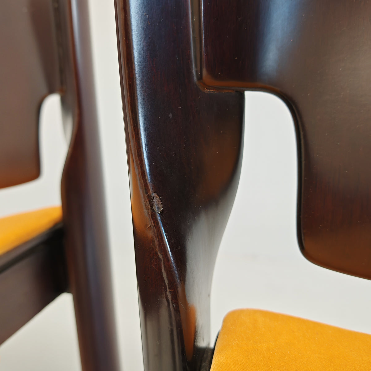 Ensemble de 4 chaises Modèle 122 Vico Magistretti pour Cassina, années 70