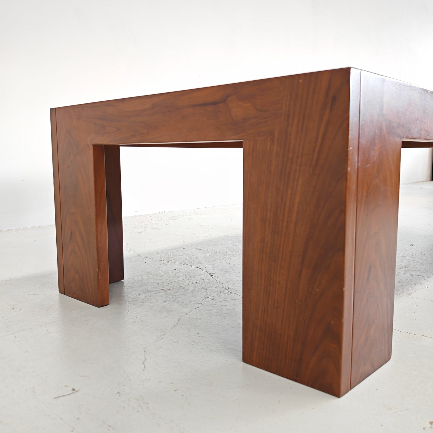 Tavolino rettangolare in noce vintage anni 70 (attribuzione Cassina Tobia Scarpa)