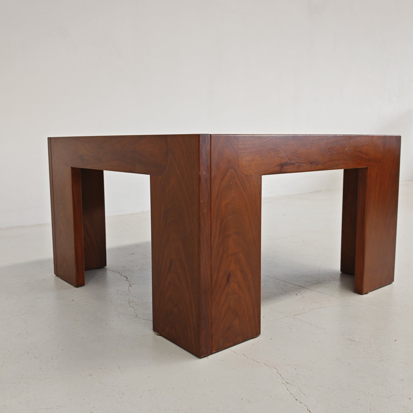 Tavolino quadrato in Legno noce vintage anni 70 (CM65X65)