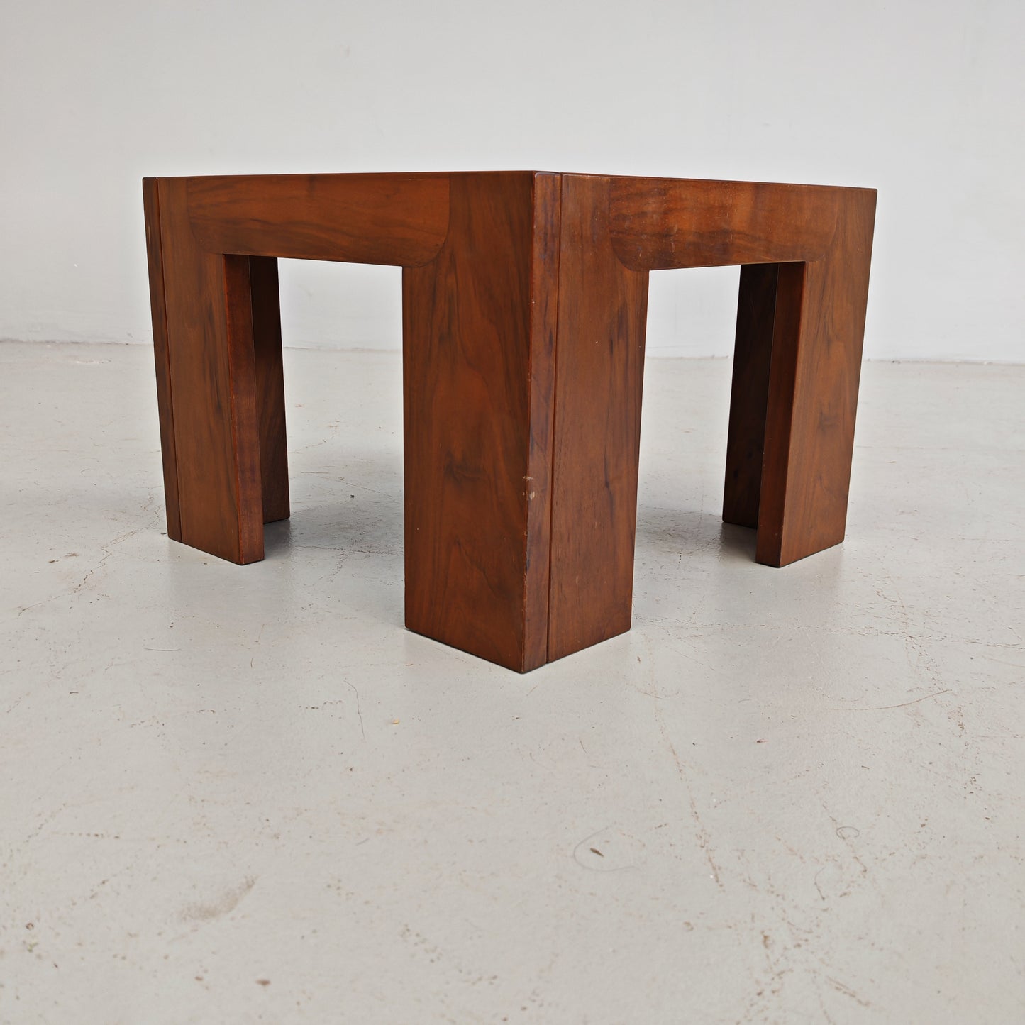 Tavolino quadrato piccolo in noce vintage anni 70 (b)