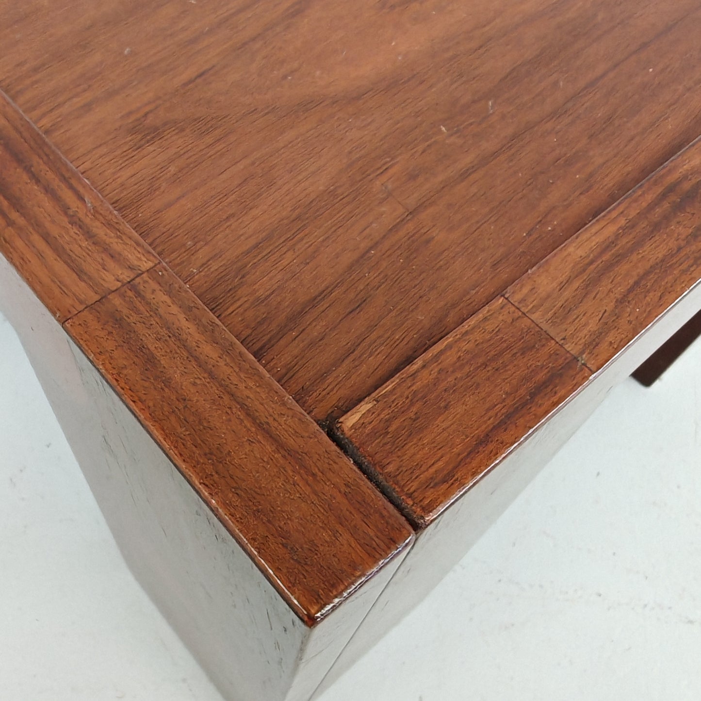 Tavolino quadrato piccolo in noce vintage anni 70 (b)