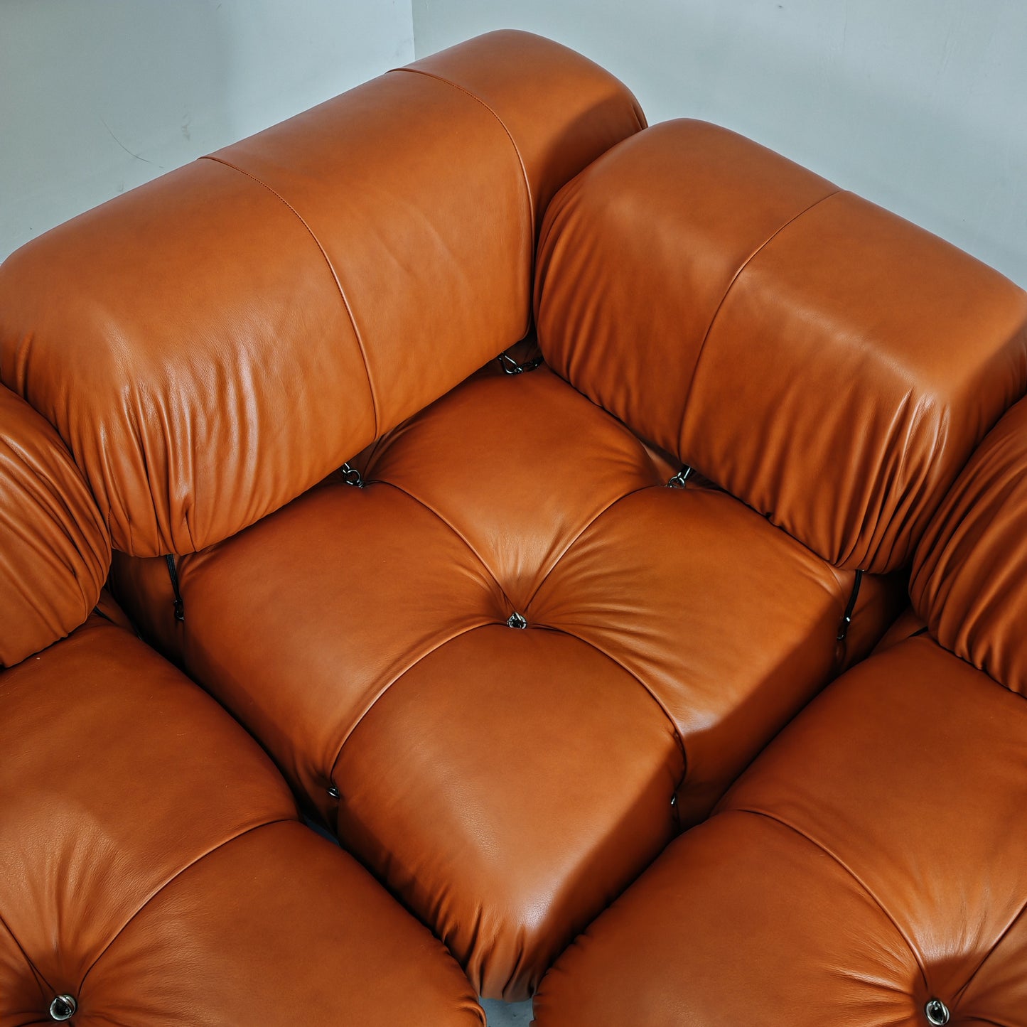 Divano 5 moduli Camaleonda Mario Bellini per B&B Pelle nuova Cognac