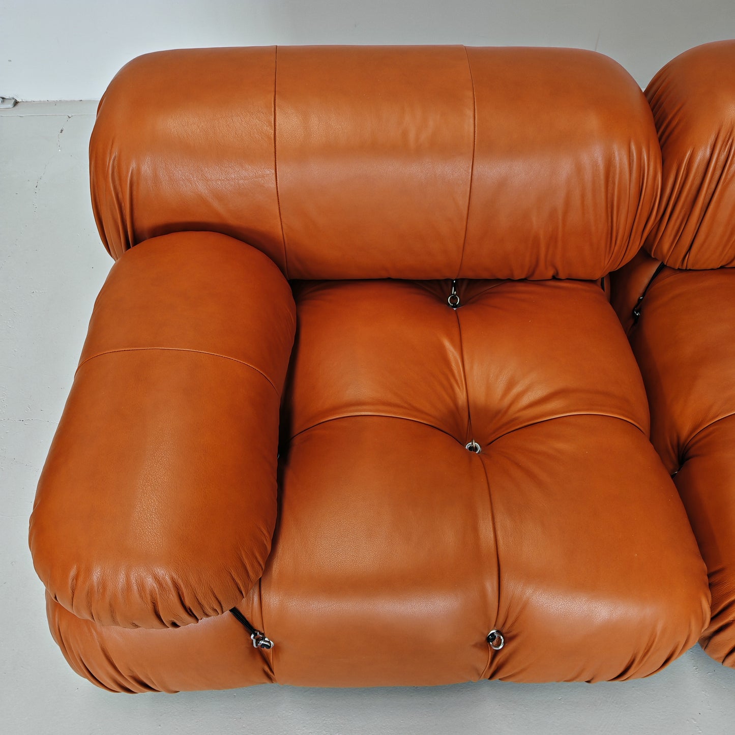 Divano 5 moduli Camaleonda Mario Bellini per B&B Pelle nuova Cognac