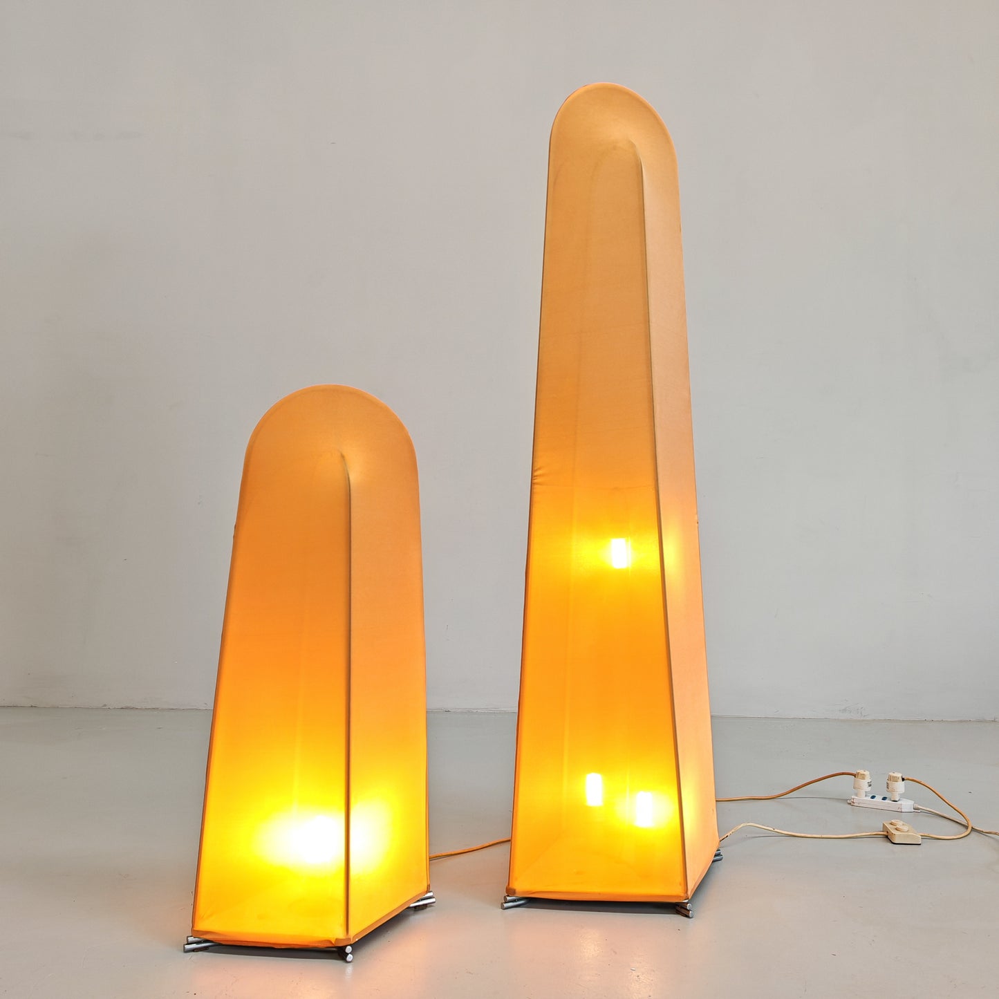 Lampada da terra in tessuto Kazuki, K.Takahama per Sirrah anni 70 (Grande)