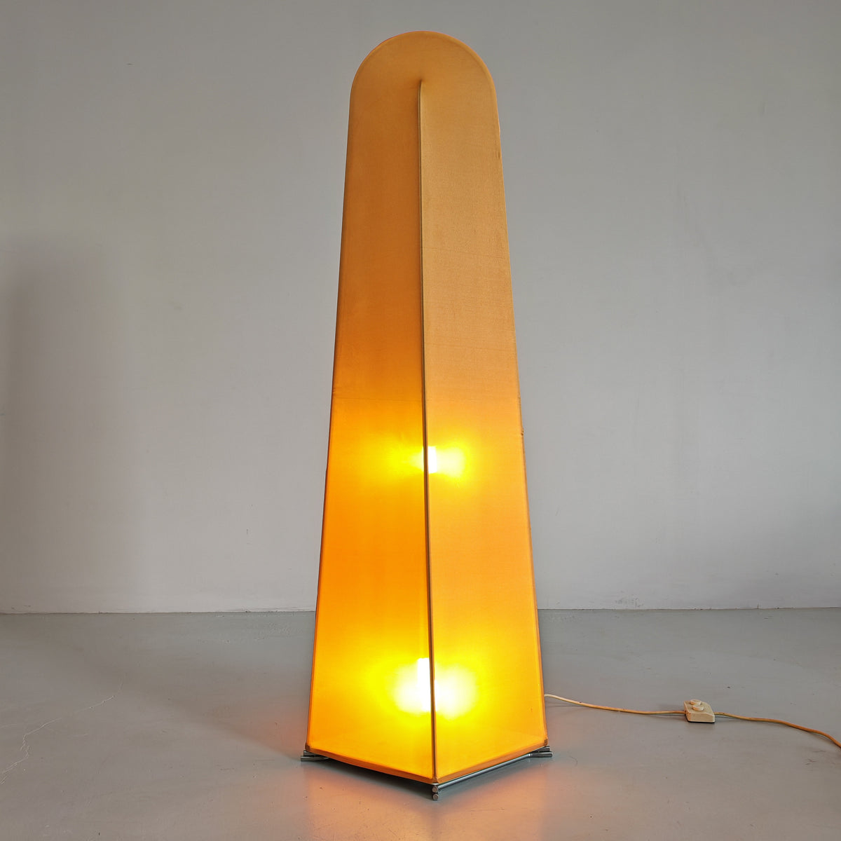 Lampada da terra in tessuto Kazuki, K.Takahama per Sirrah anni 70 (Grande)
