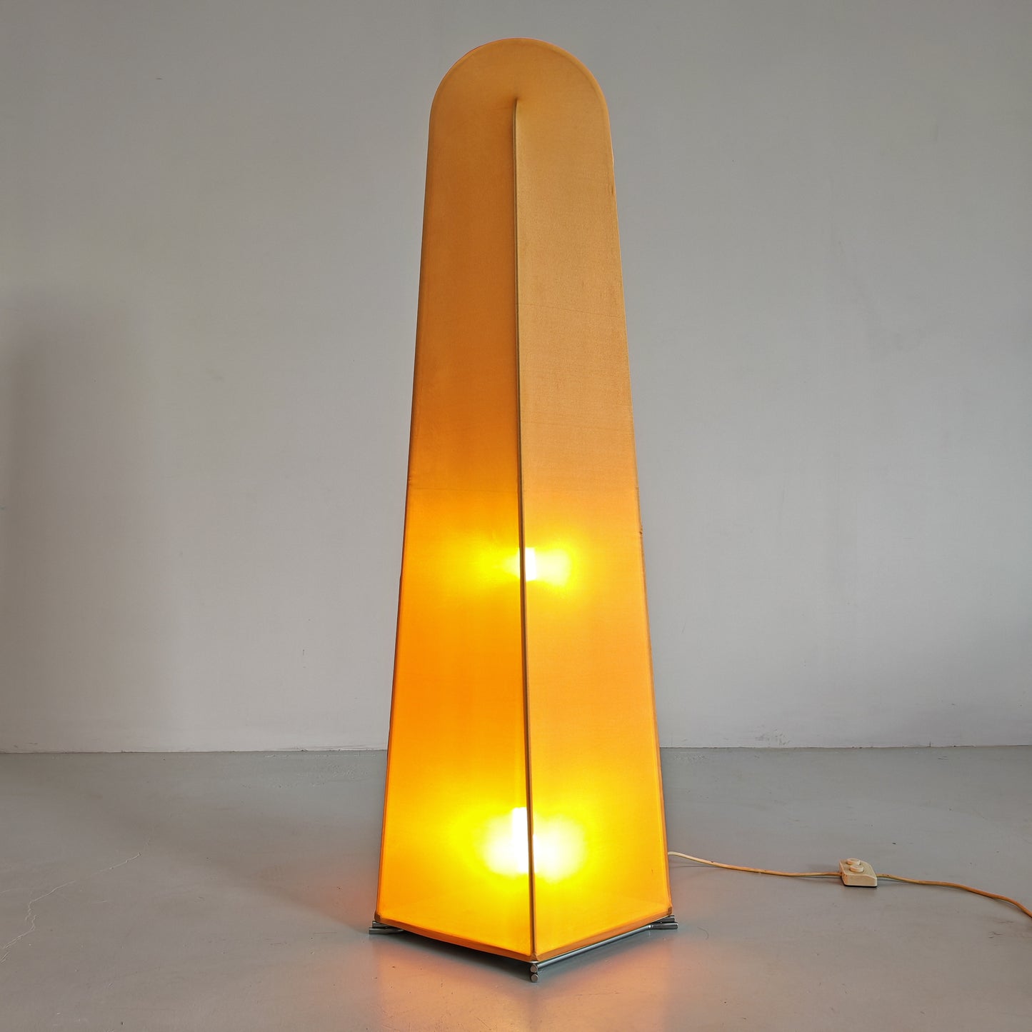 Lampada da terra in tessuto Kazuki, K.Takahama per Sirrah anni 70 (Grande)