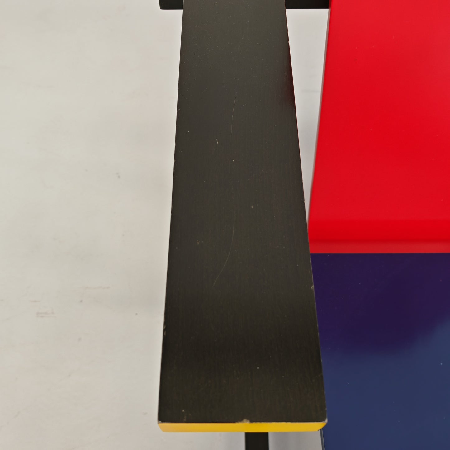 Poltrona "Red and Blue", Gerrit Rietveld per Cassina serie "I Maestri" primi anni 80 numerata