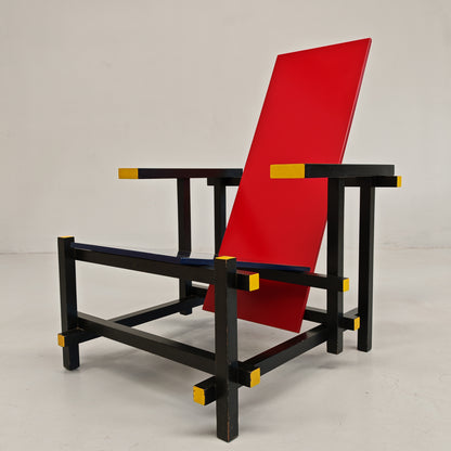 Fauteuil « Red and Blue », Gerrit Rietveld pour Cassina, série « I Maestri », début des années 80, numéroté
