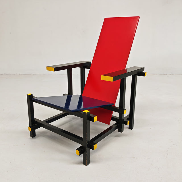 Fauteuil « Red and Blue », Gerrit Rietveld pour Cassina, série « I Maestri », début des années 80, numéroté