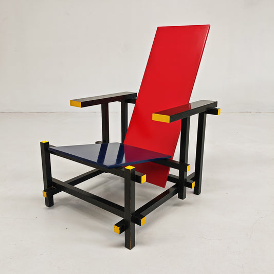 Poltrona "Red and Blue", Gerrit Rietveld per Cassina serie "I Maestri" primi anni 80 numerata