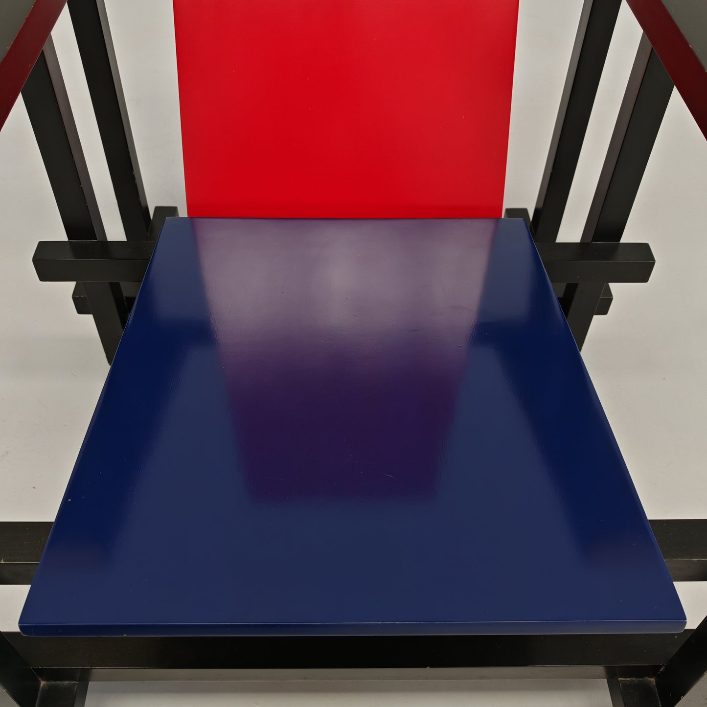 Poltrona "Red and Blue", Gerrit Rietveld per Cassina serie "I Maestri" primi anni 80 numerata