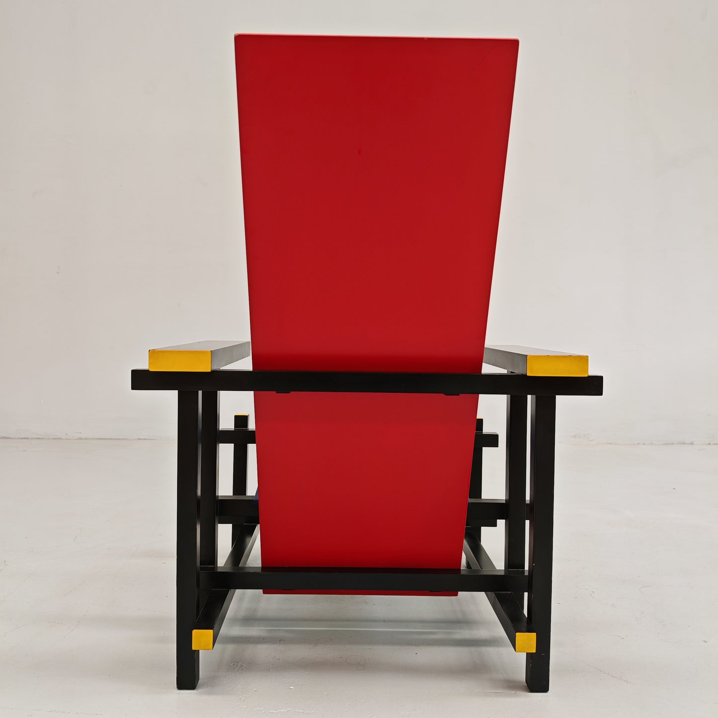 Poltrona "Red and Blue", Gerrit Rietveld per Cassina serie "I Maestri" primi anni 80 numerata