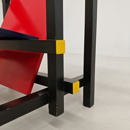 Fauteuil « Red and Blue », Gerrit Rietveld pour Cassina, série « I Maestri », début des années 80, numéroté