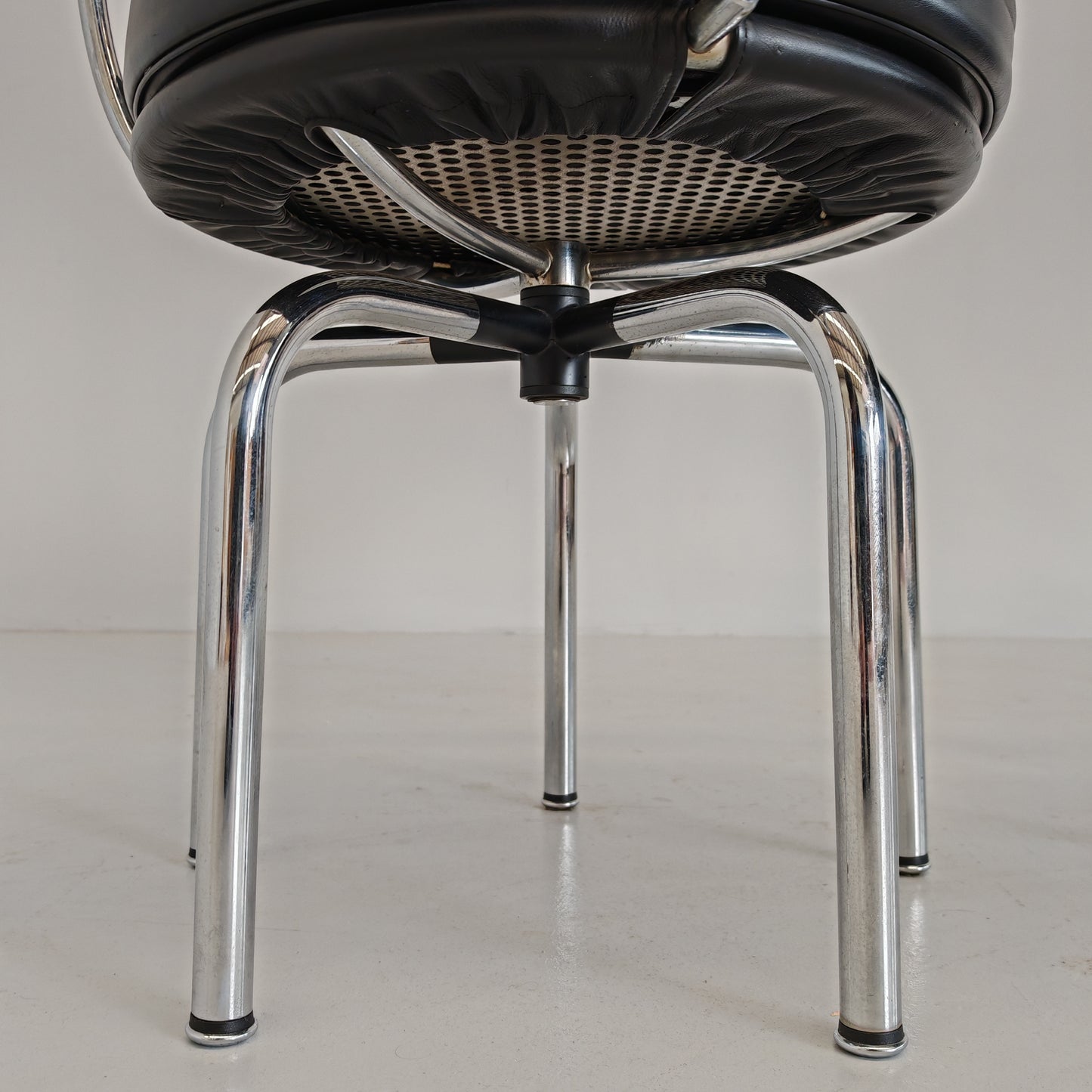 Coppia sedie poltroncine girevoli LC7  Charlotte Perriand per Cassina anni 70/80