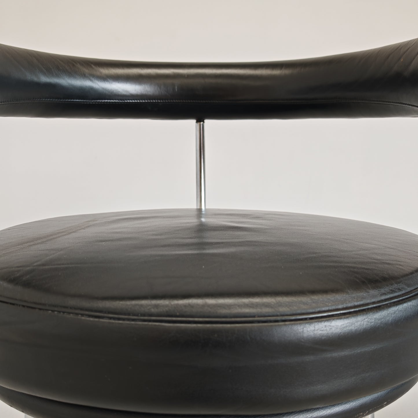 Coppia sedie poltroncine girevoli LC7  Charlotte Perriand per Cassina anni 70/80