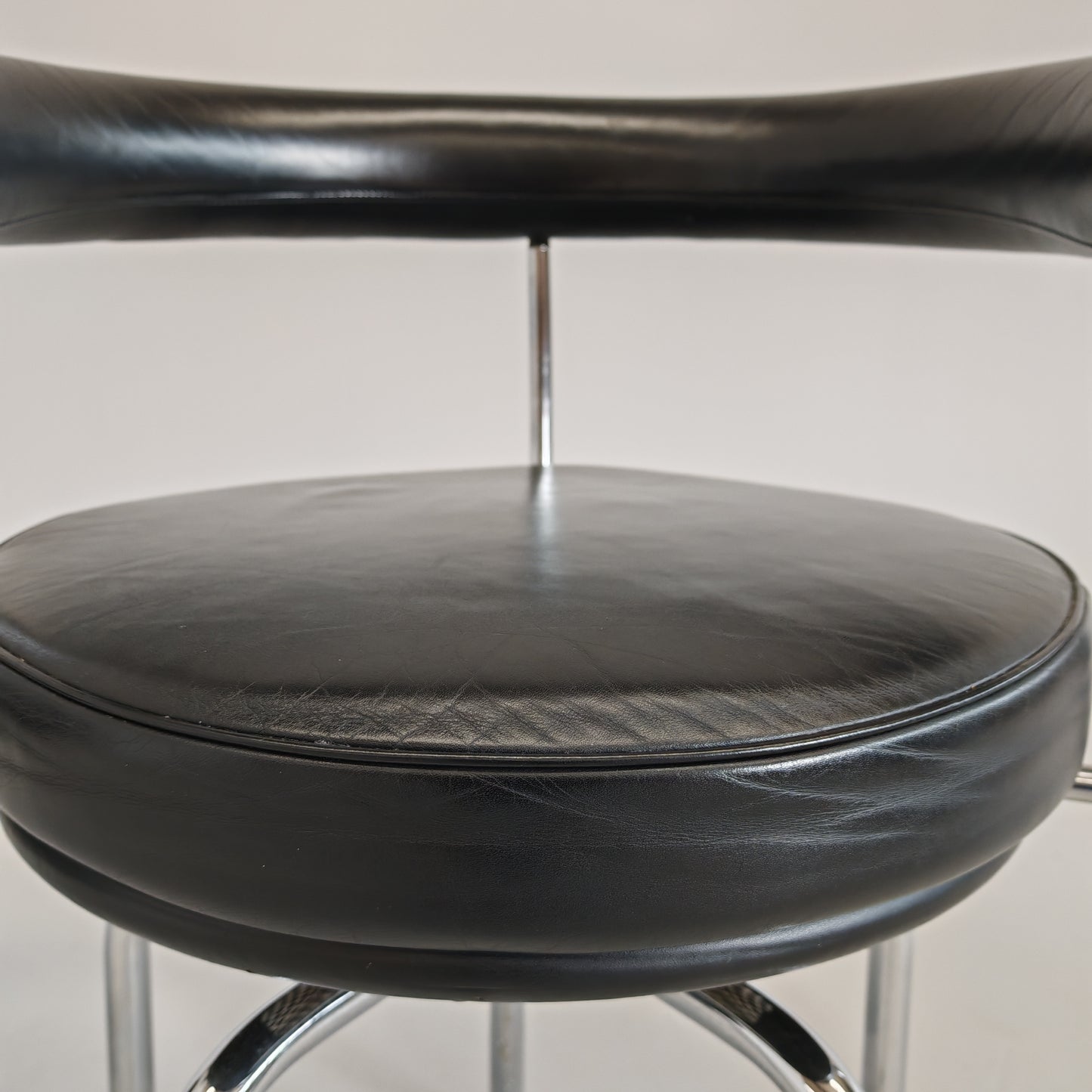 Coppia sedie poltroncine girevoli LC7  Charlotte Perriand per Cassina anni 70/80