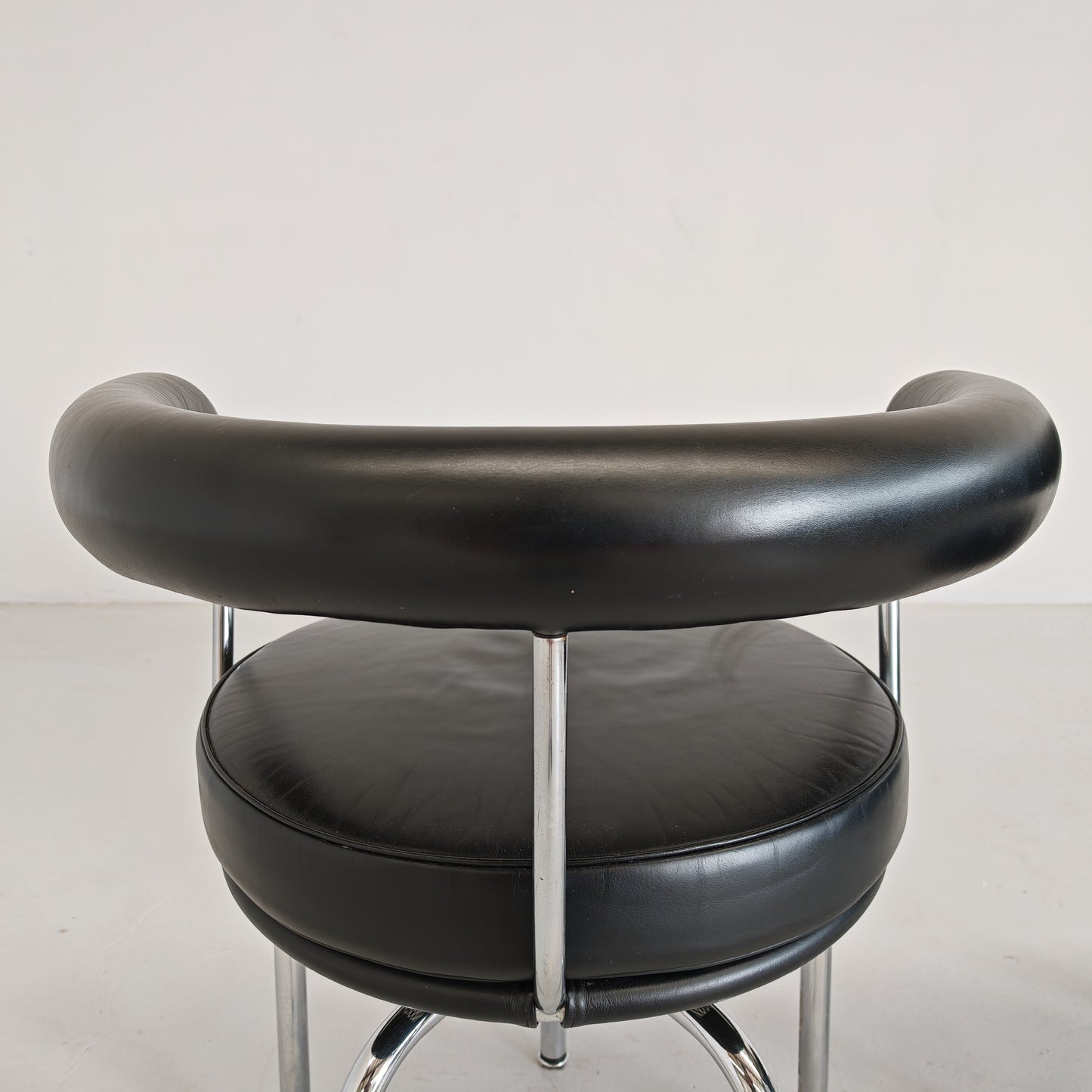 Coppia sedie poltroncine girevoli LC7  Charlotte Perriand per Cassina anni 70/80