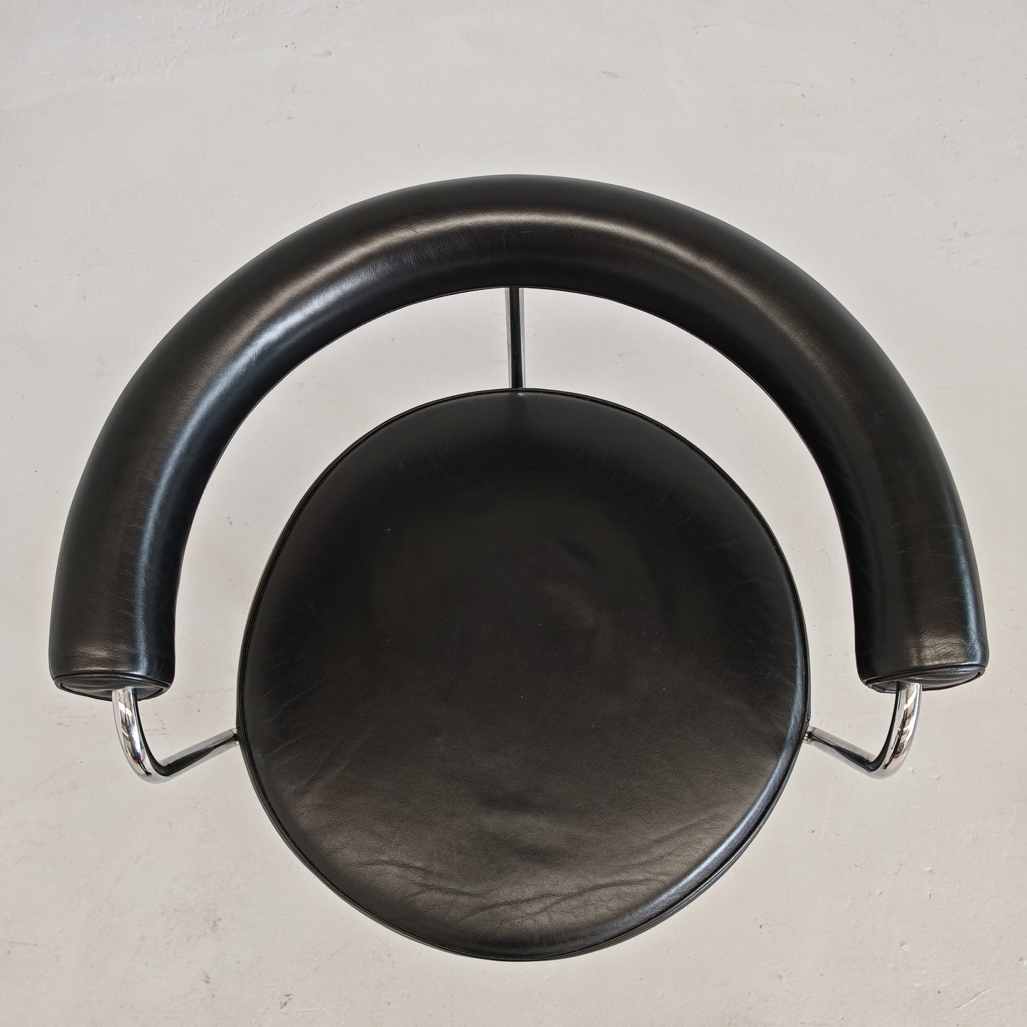 Sedia poltroncina girevole in pelle nera Lc7 Charlotte Perriand per Cassina anni 70/80