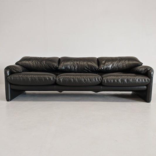 Divano design modello Maralunga in pelle nera anni 80