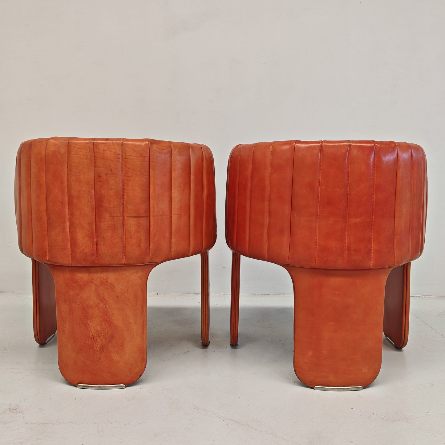 Coppia Poltrone a pozzetto in pelle mod. Dinette, Luigi Massoni per Poltrona Frau anni 70