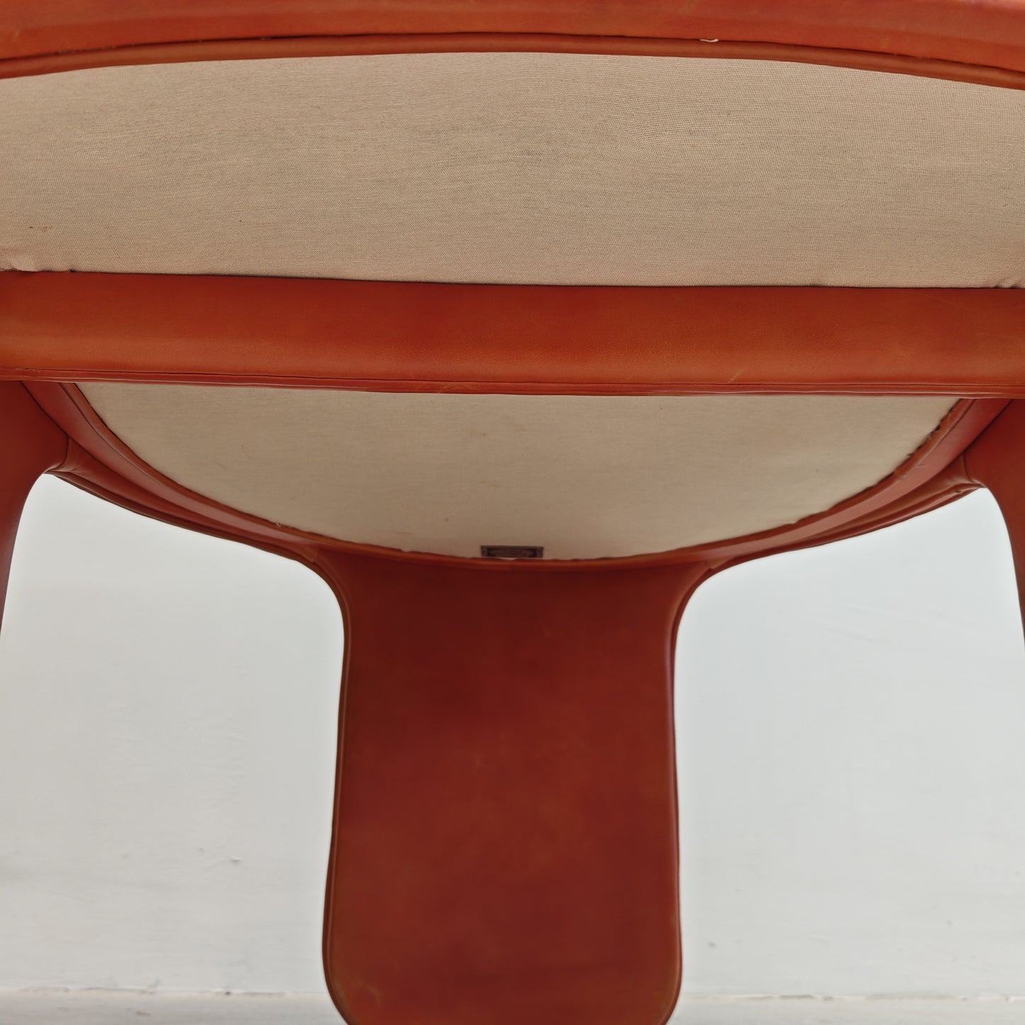 Coppia Poltrone a pozzetto in pelle mod. Dinette, Luigi Massoni per Poltrona Frau anni 70