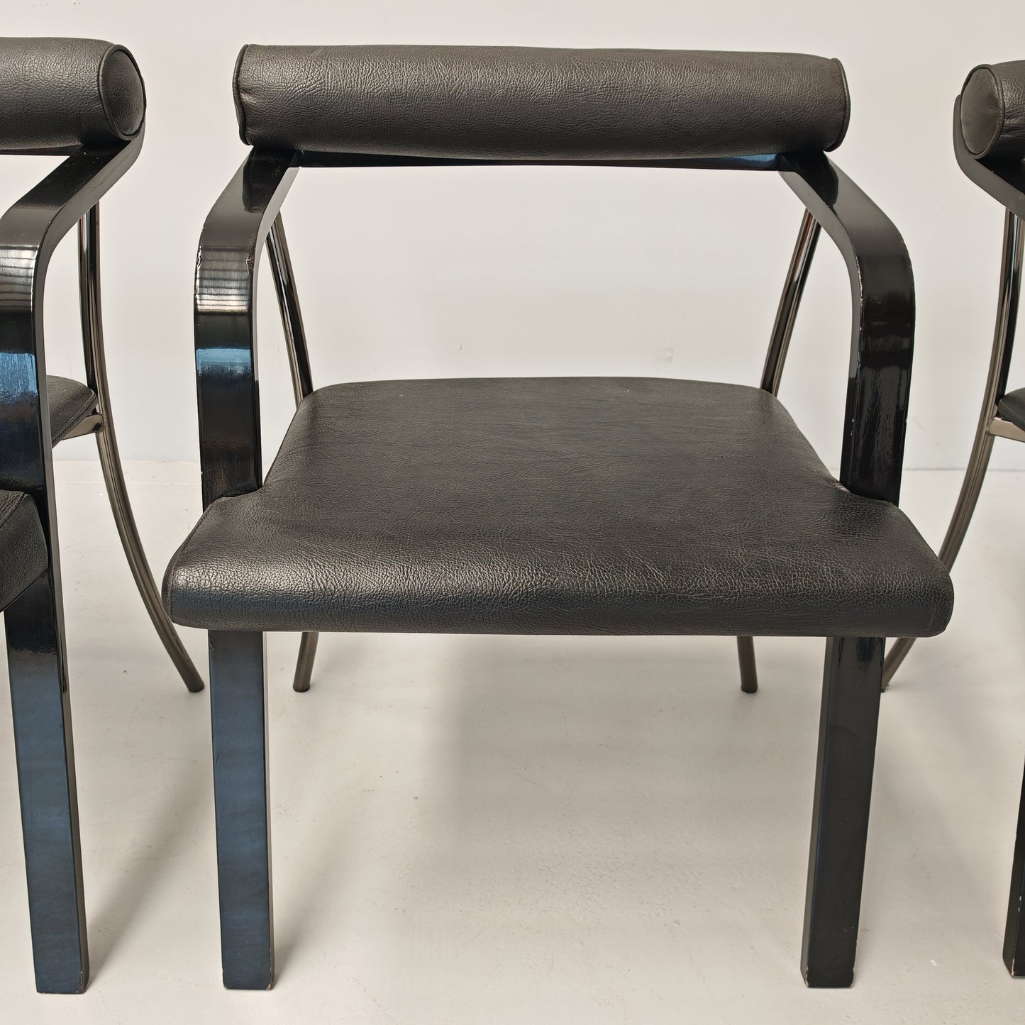 4 Sedie poltroncine nere con braccioli vintage anni 80