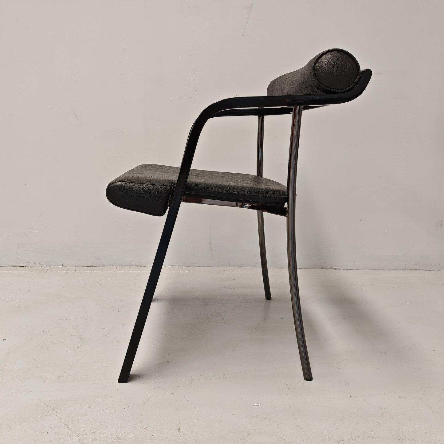 4 Sedie poltroncine nere con braccioli vintage anni 80