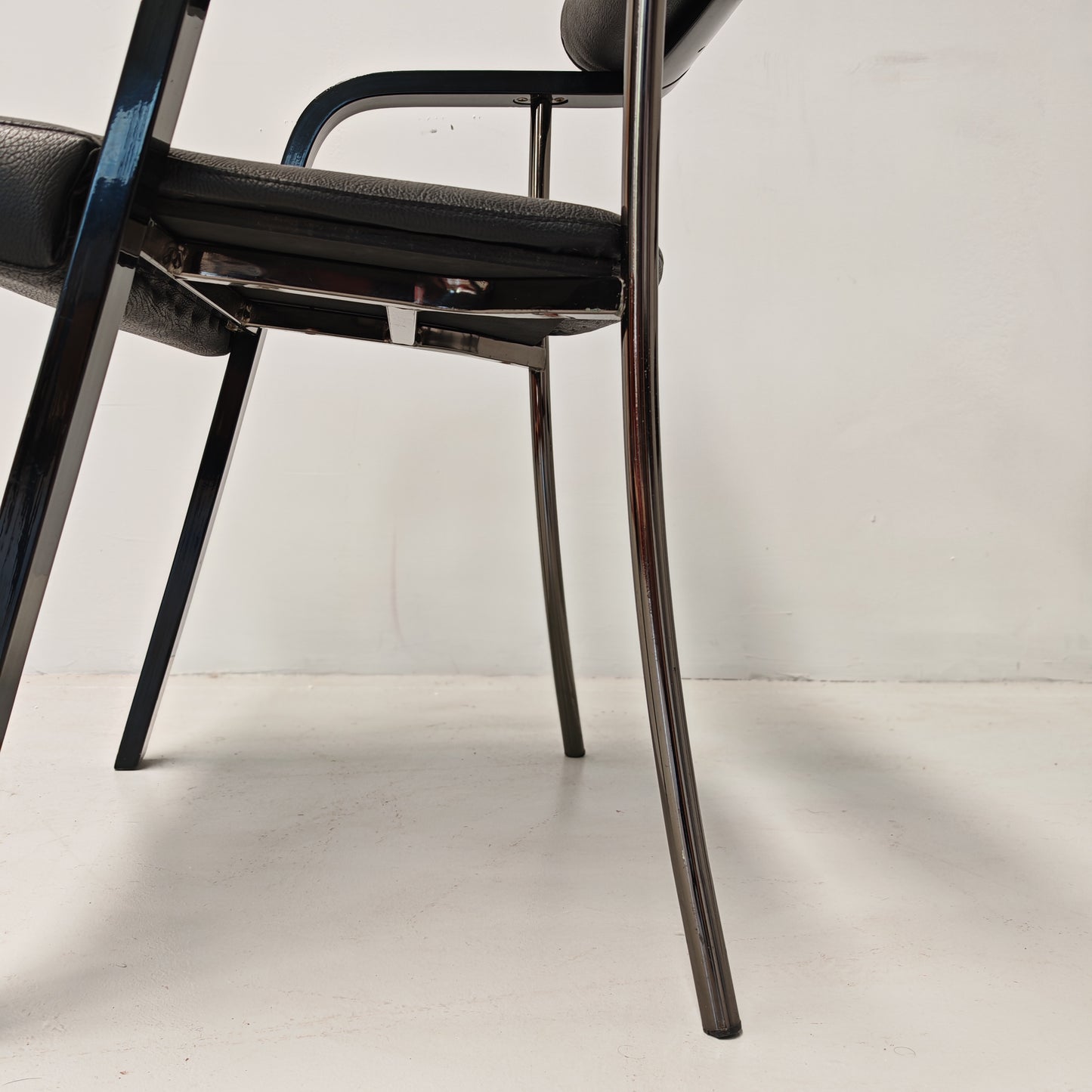 4 Sedie poltroncine nere con braccioli vintage anni 80