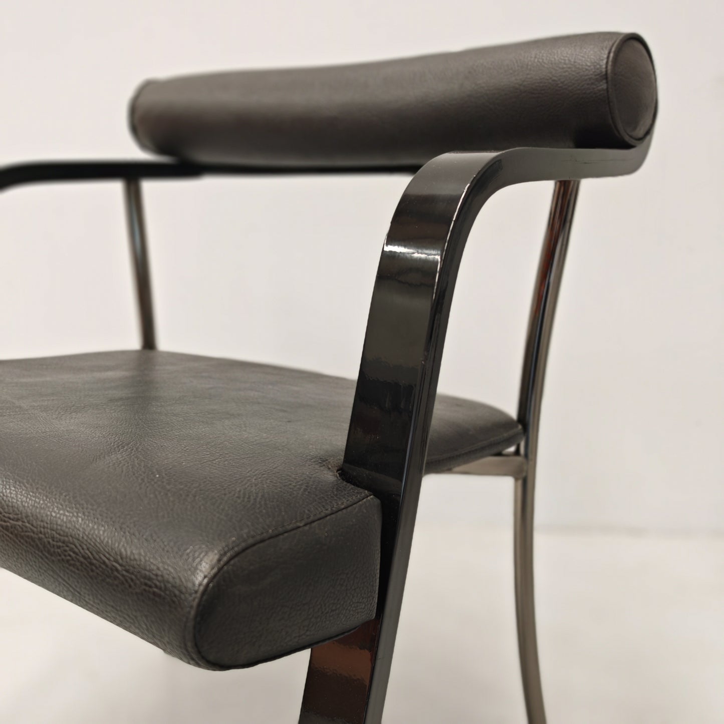 4 Sedie poltroncine nere con braccioli vintage anni 80