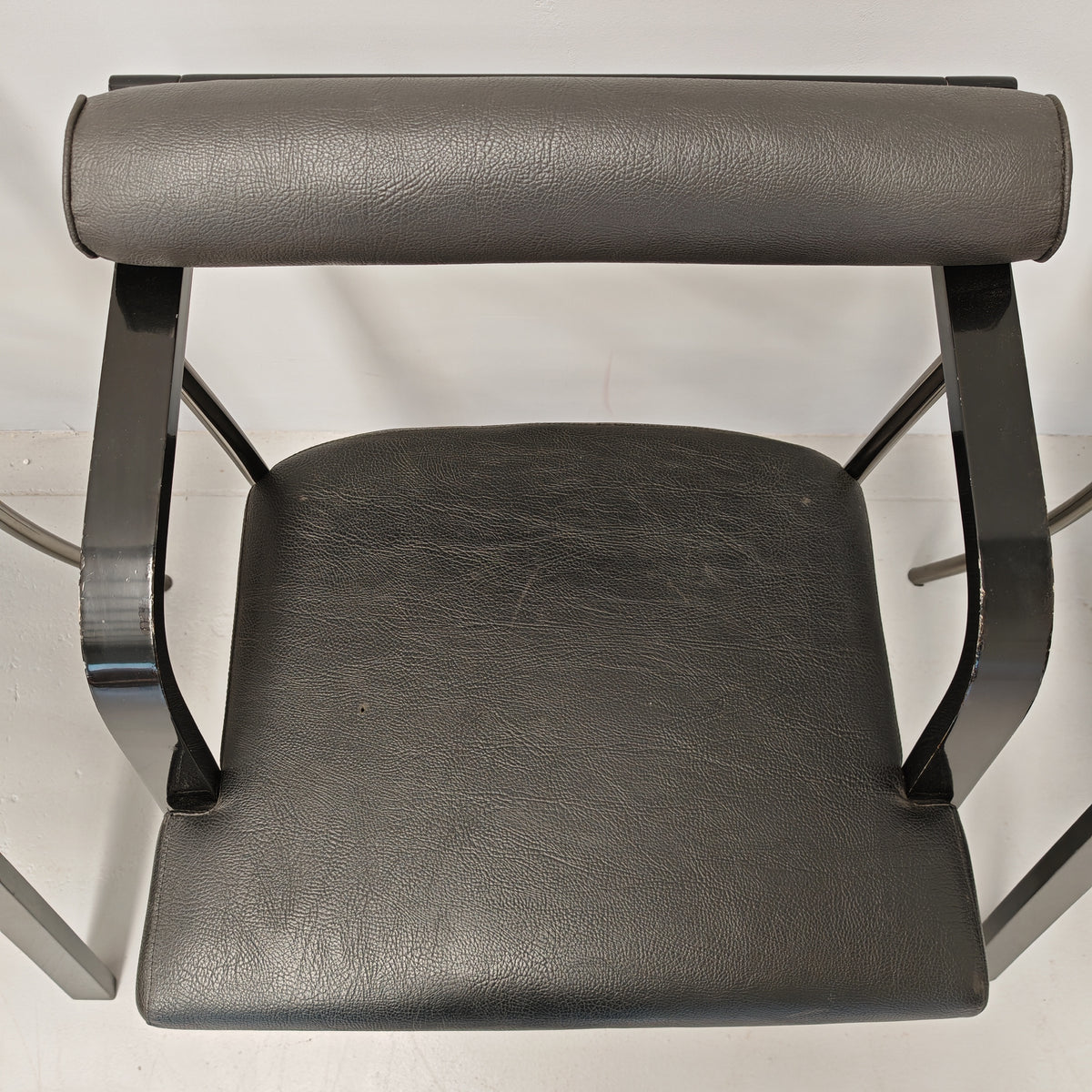 4 chaises fauteuils noires avec accoudoirs, vintage des années 80