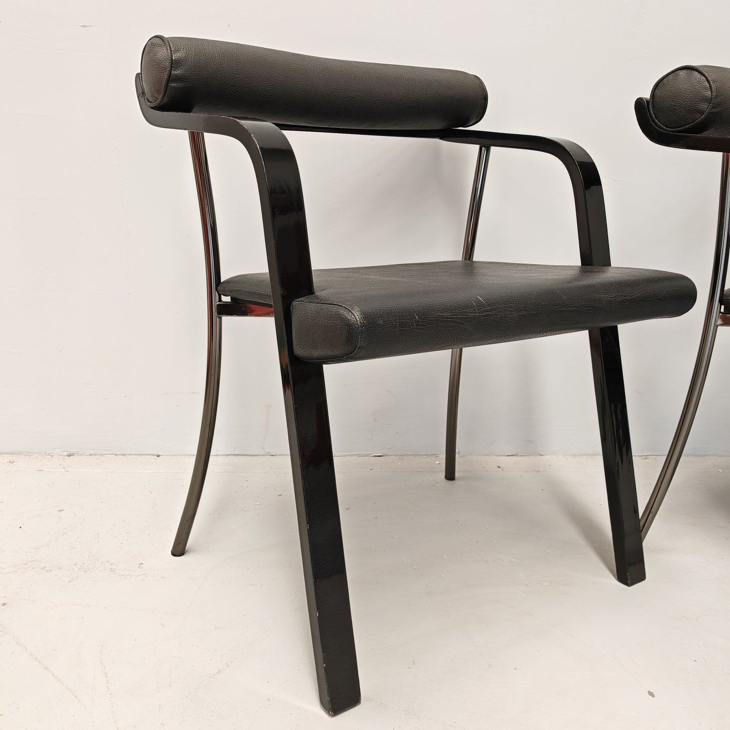 4 Sedie poltroncine nere con braccioli vintage anni 80