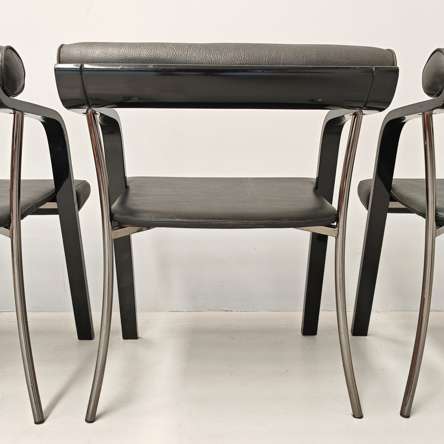 4 Sedie poltroncine nere con braccioli vintage anni 80