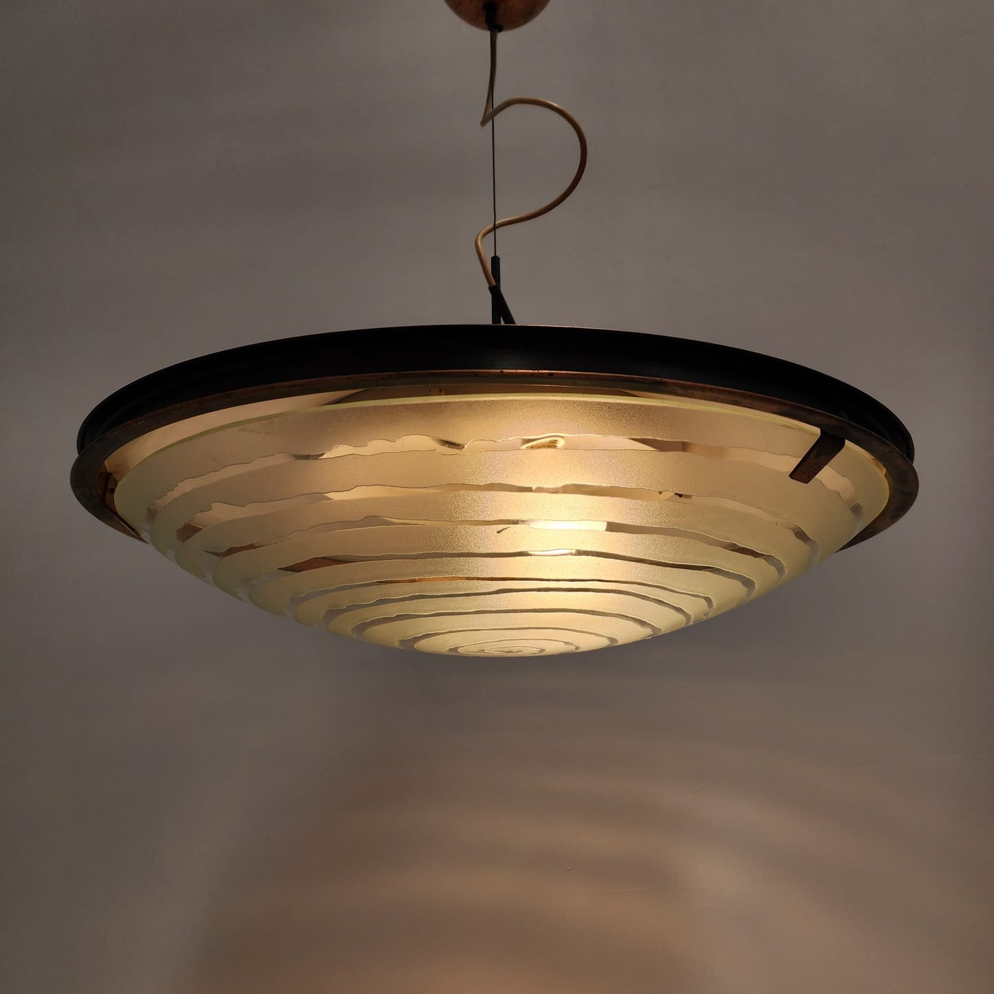 Lampadario UFO in Rame e vetro decorato vintage anni 50 60